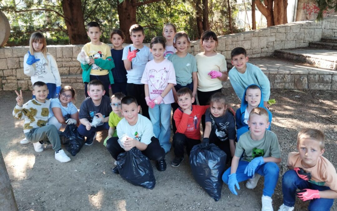 Učenici 1.c čestitali Zemlji njen dan